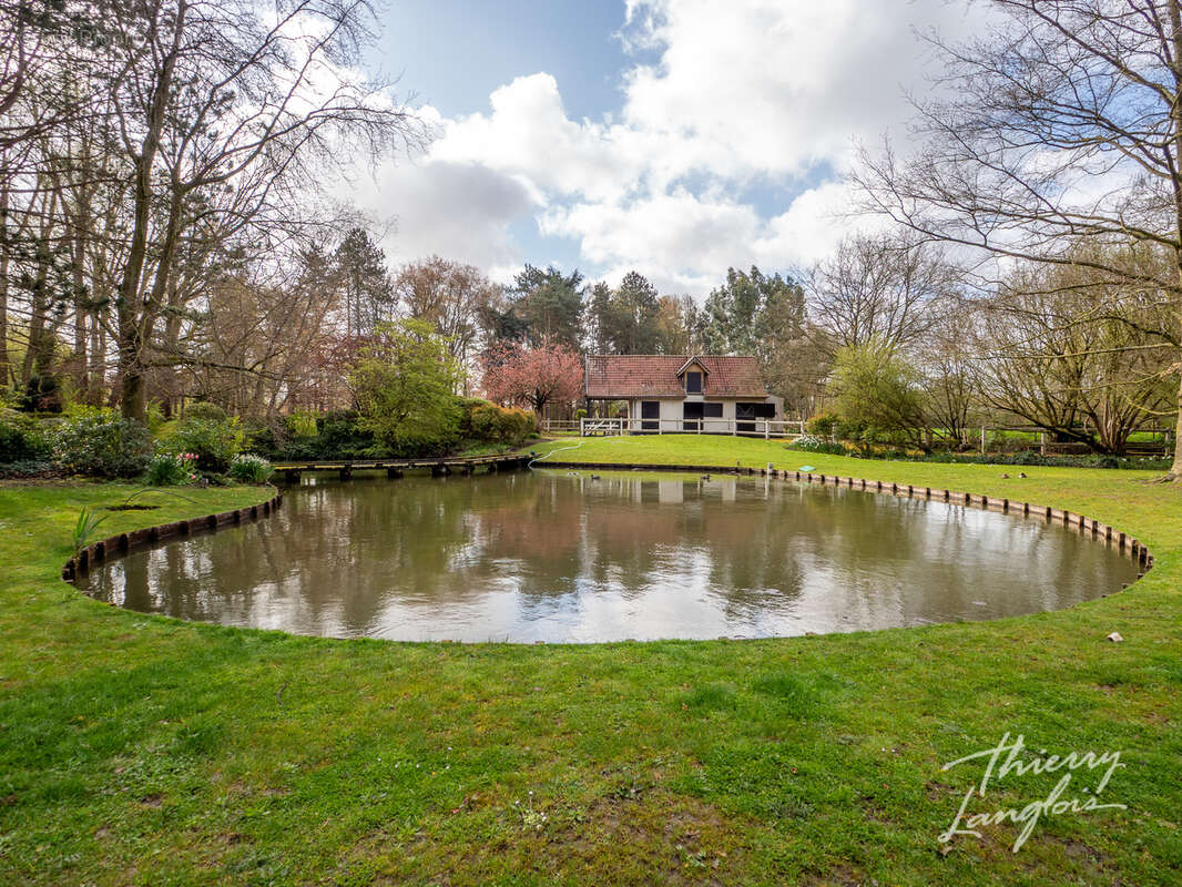 Demeure d’exception avec parc paysagé, piscine et écurie - photo 22