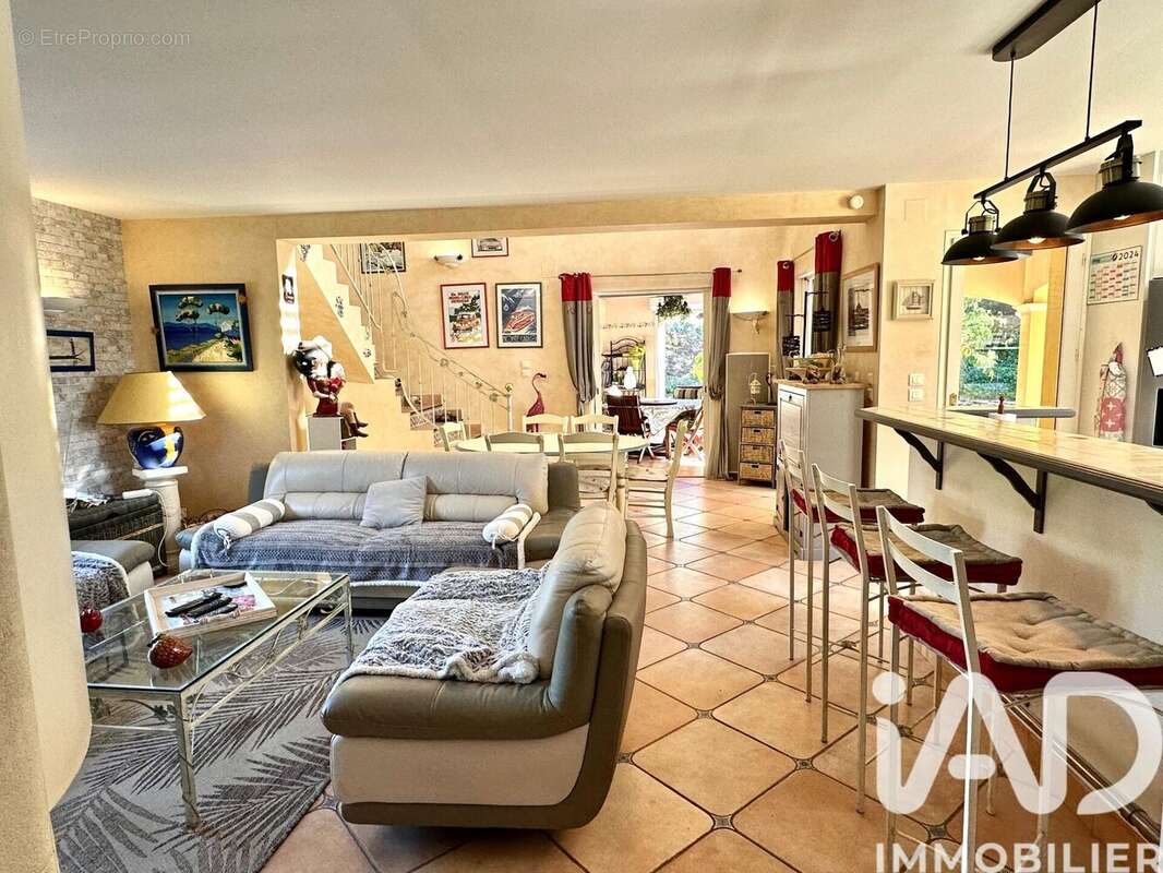 Photo 4 - Maison à ROQUEBRUNE-SUR-ARGENS