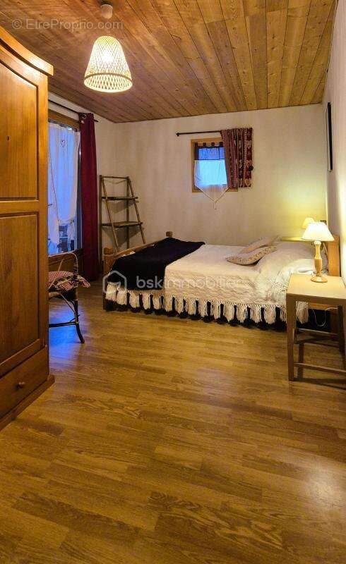 Appartement à COLMARS