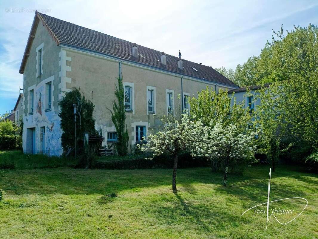 Maison 406 m² à Montresor  - photo 2