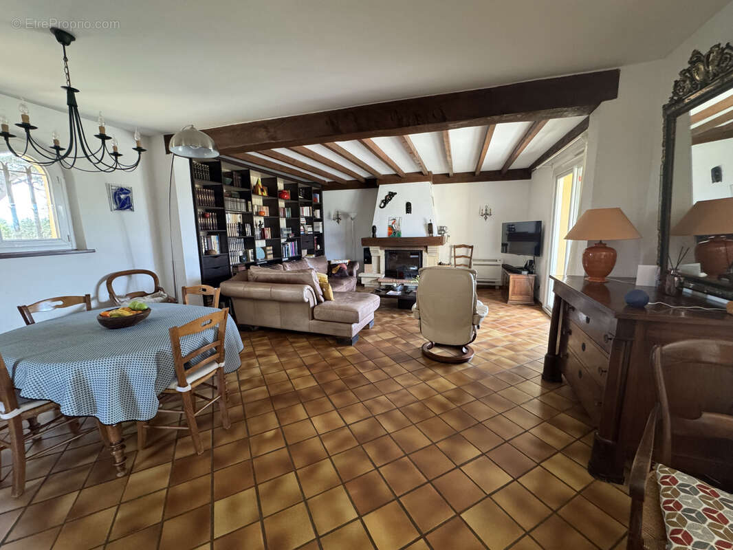 Maison à SAINT-GILLES