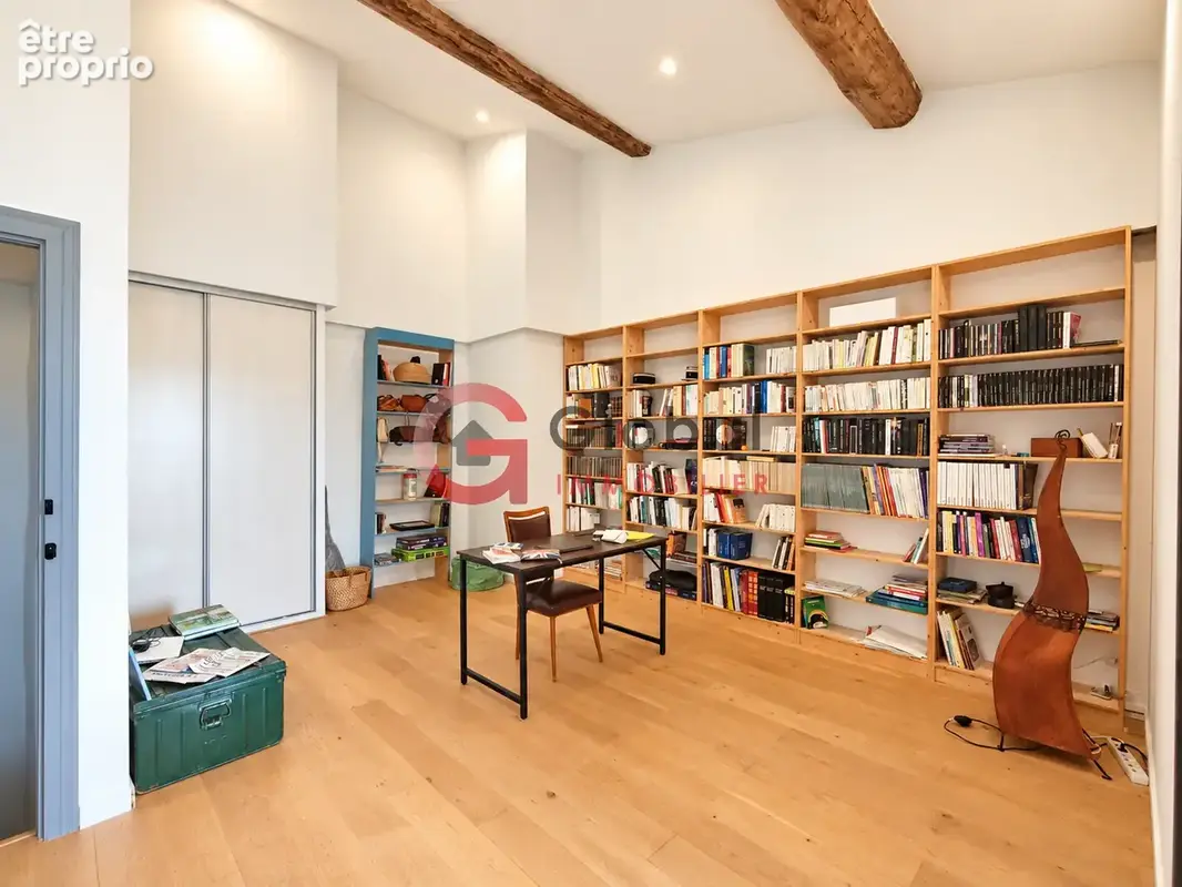 Maison bourgeoise de 182 m2 avec cour et place de parking - photo 7