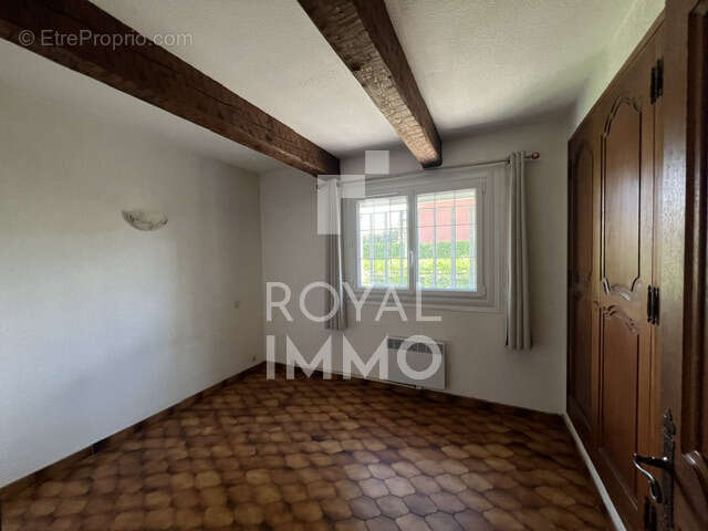 Six-fours-les-plages - villa de plain-pied - garage - photo 4