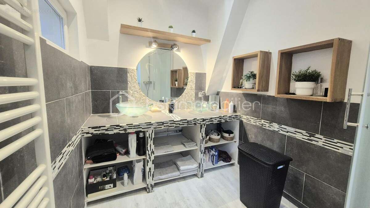 Appartement à CUERS