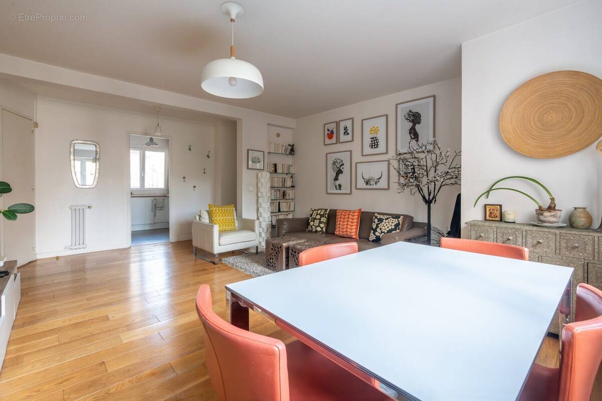 Appartement à PARIS-12E