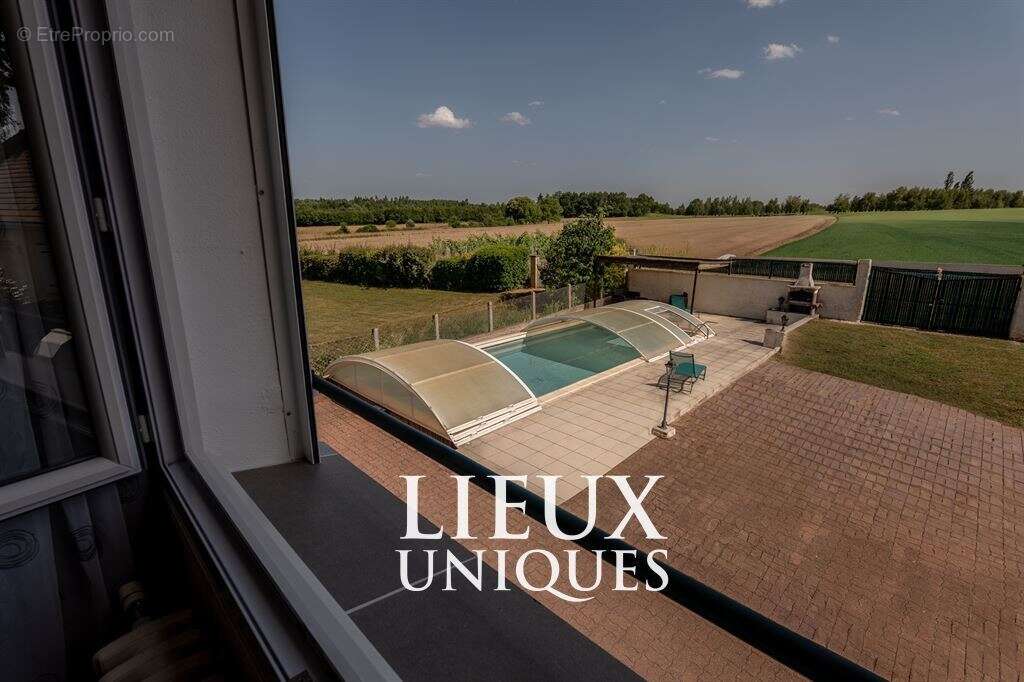 Lieux uniques ® x propriétés privées propose maison de  187 m² sur un terrain de 1295 m² à cellettes - photo 6