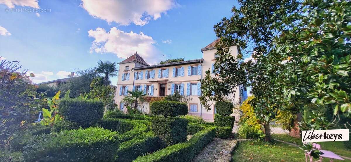 Maison de Maître Viticole du XIXᵉ siècle – Jardin à la française, ancien chai et piscine avec pool house - photo 3