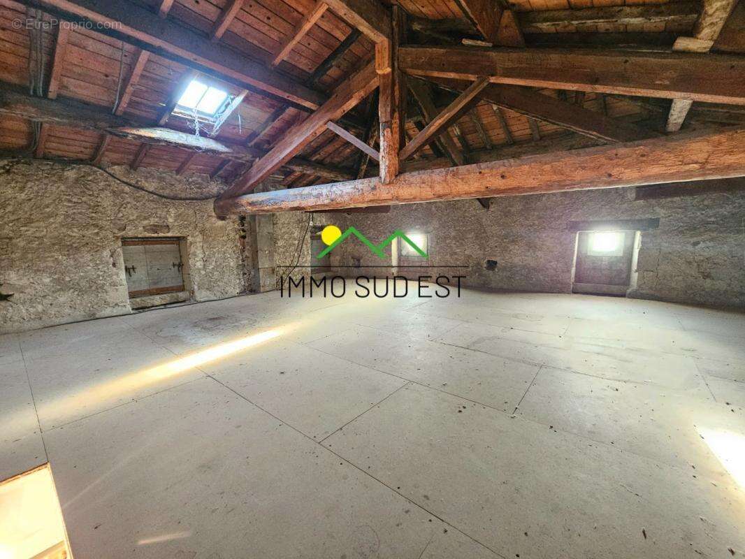 Maison à SAINT-MARCEL-LES-VALENCE