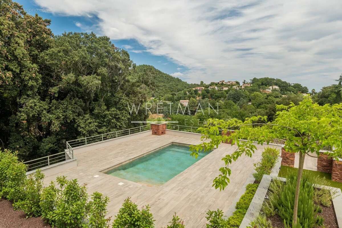 Appartement à LES ADRETS-DE-L'ESTEREL