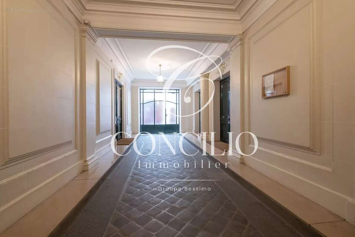 Appartement à PARIS-8E