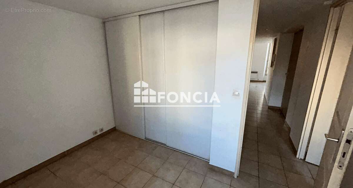 Appartement à MARSEILLE-2E