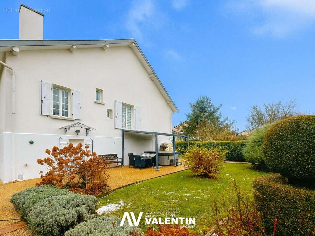 Maison à MONTAUVILLE