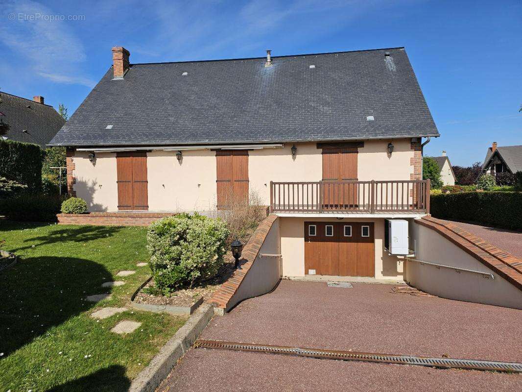 Maison à BOURGTHEROULDE-INFREVILLE
