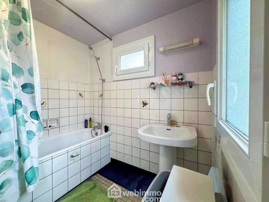 salle de bain rdc - Maison à VERDUN