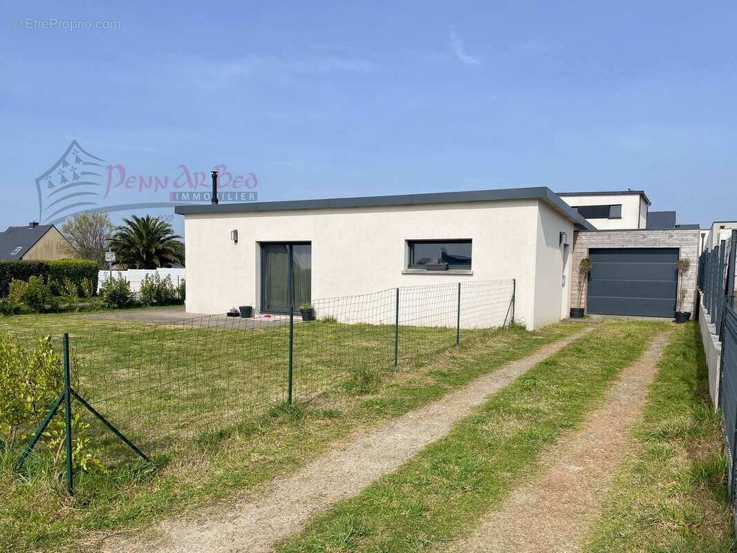 Maison à PLOUMOGUER