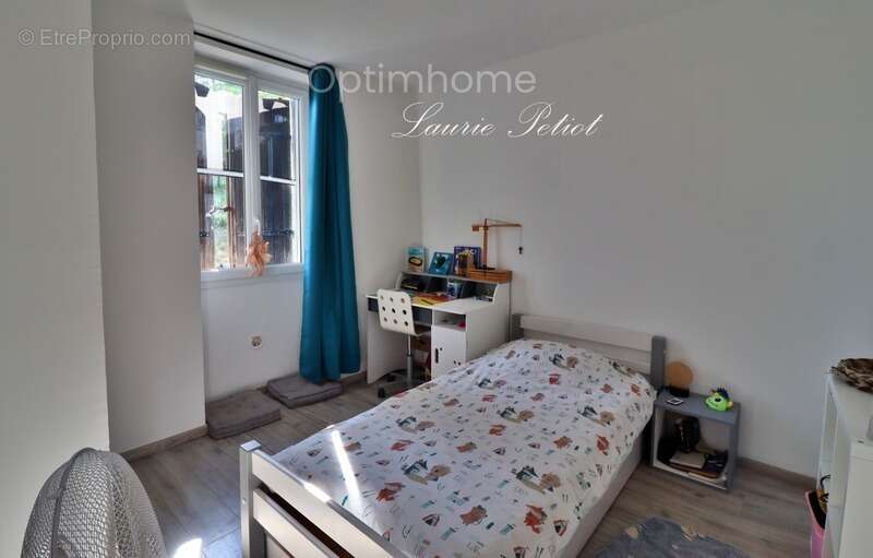 Maison à SAINT-THOMAS-DE-CONAC