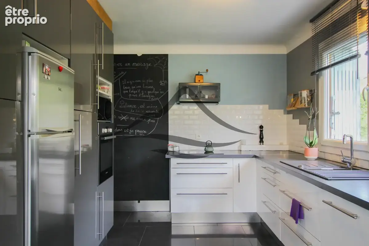 À VENDRE   Maison familiale de 247 m2 avec terrain arboré de 856 m2   Aix-les-Bains - photo 9