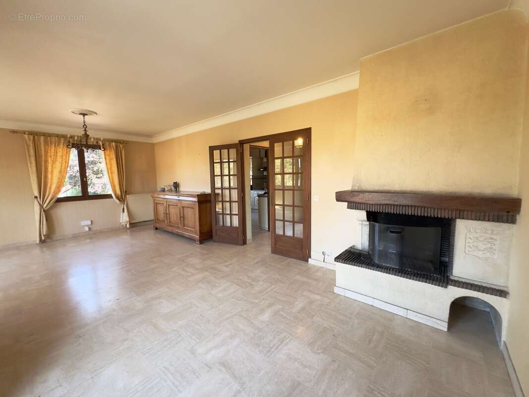 Maison 6 pièces avec terrain de 4 700 m² – Bord de rivière, belle vue sur la campagne – Bretteville-sur-Laize (14) - photo 6