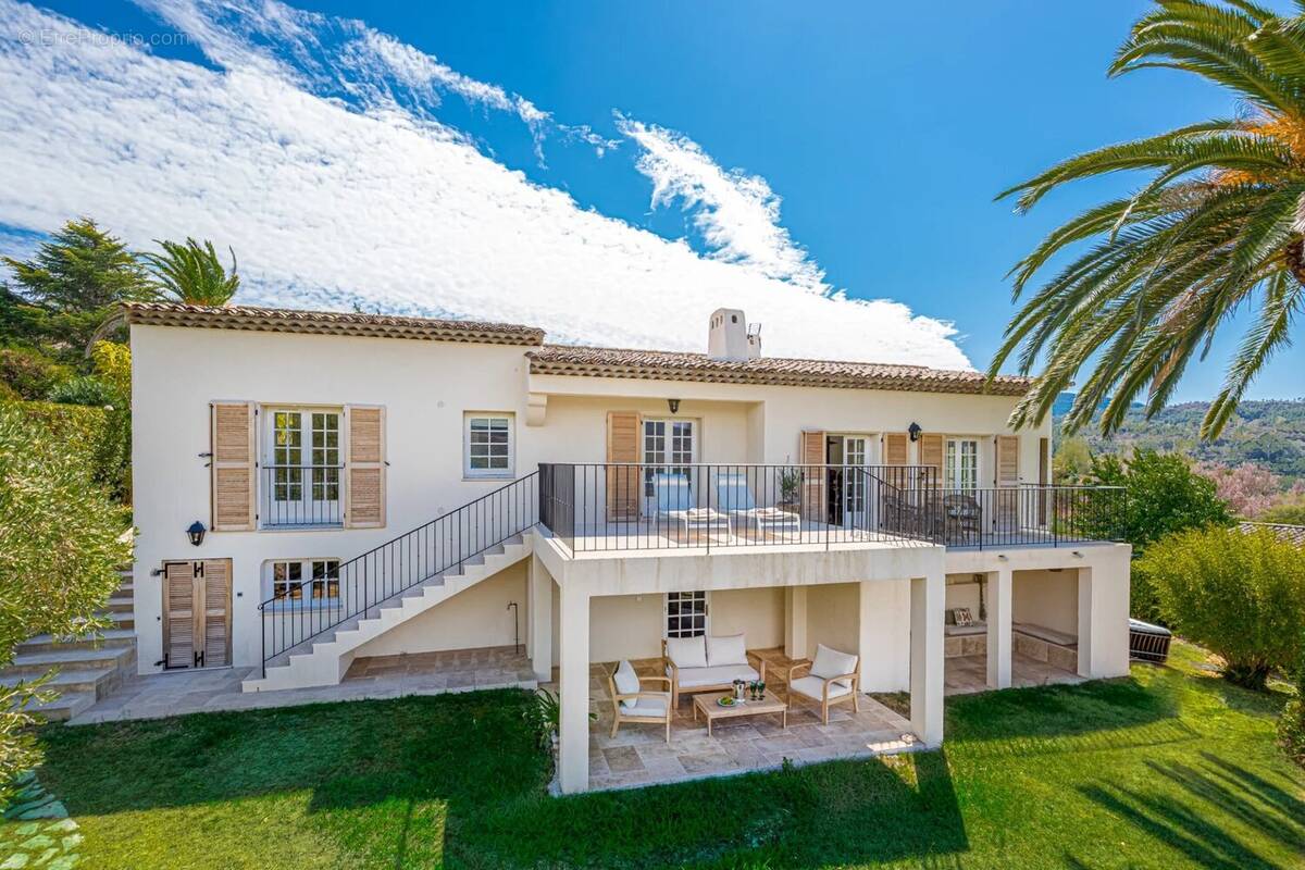 Appartement à MANDELIEU-LA-NAPOULE