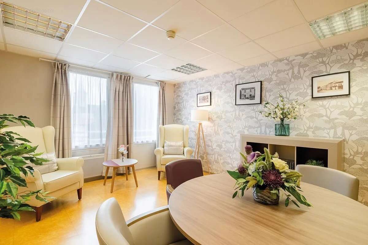 INVESTISSEMENT LOCATIF  LOULAY  Résidence EHPAD Les Jardins de Loulay  7 % de rentabilité - photo 8