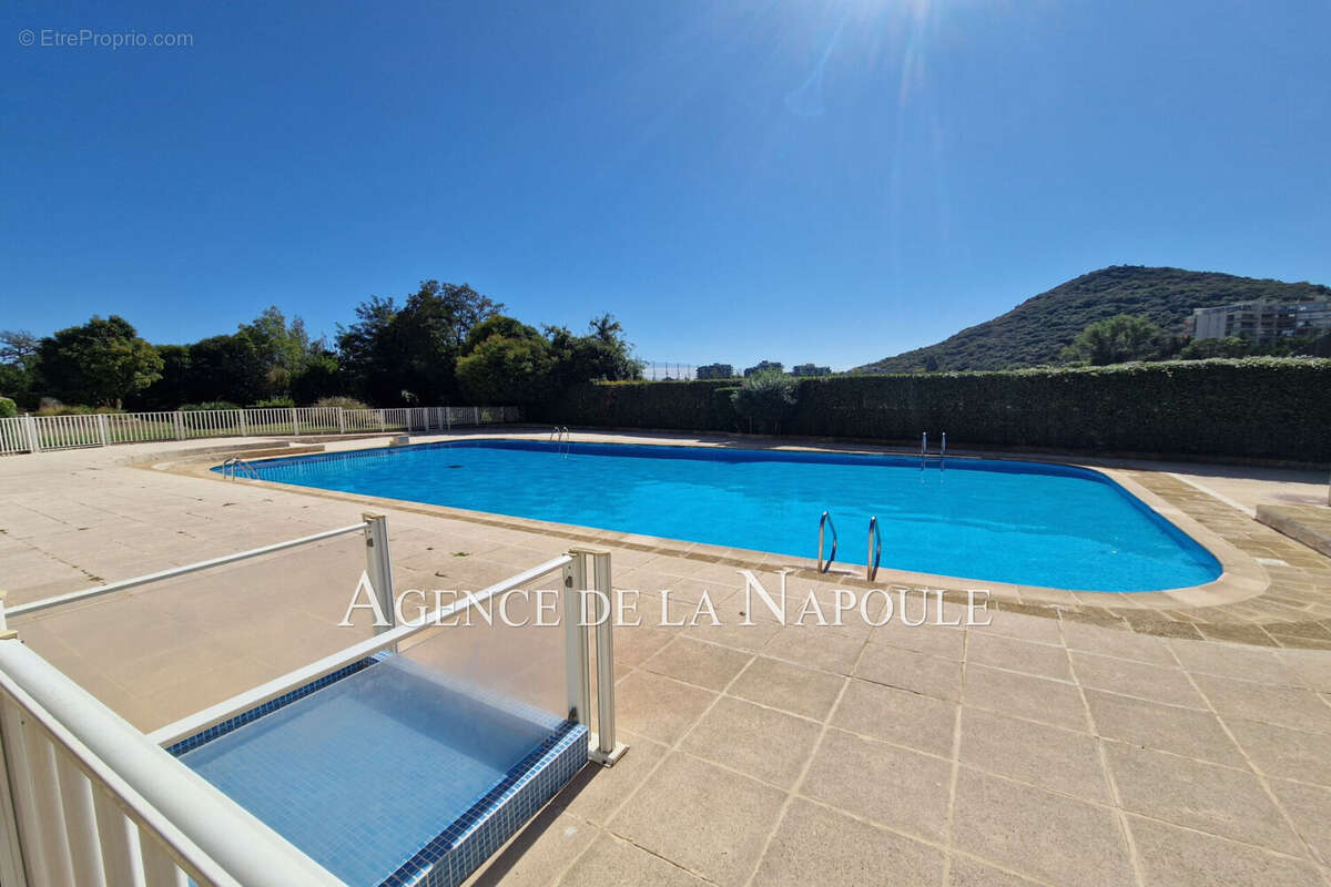 Appartement à MANDELIEU-LA-NAPOULE