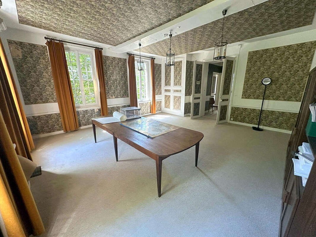 Maison à TRIE-CHATEAU