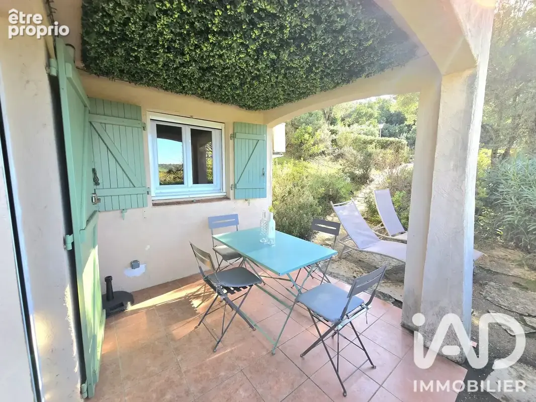 Photo 1 - Appartement à ROQUEBRUNE-SUR-ARGENS