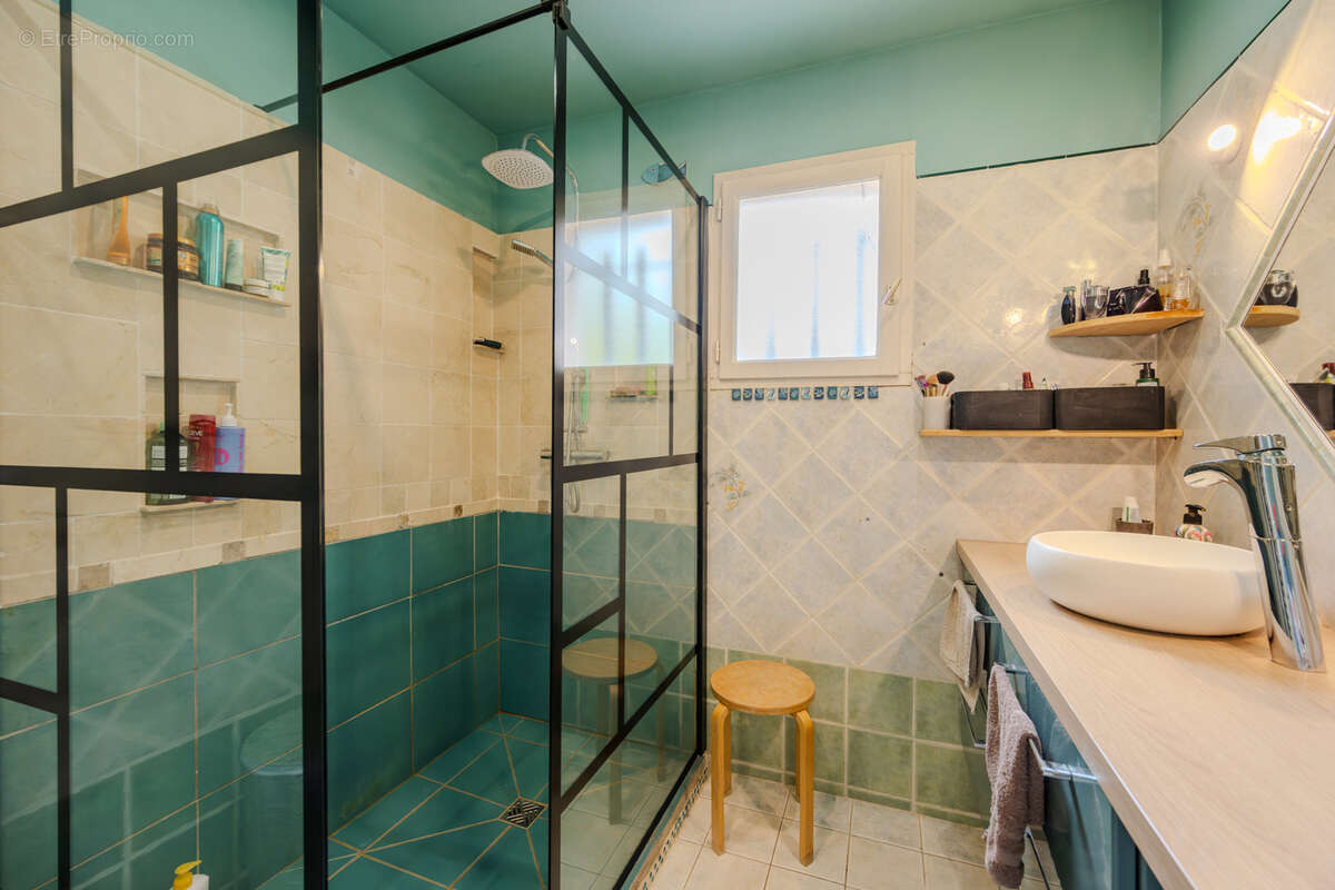 Maison à MEOUNES-LES-MONTRIEUX