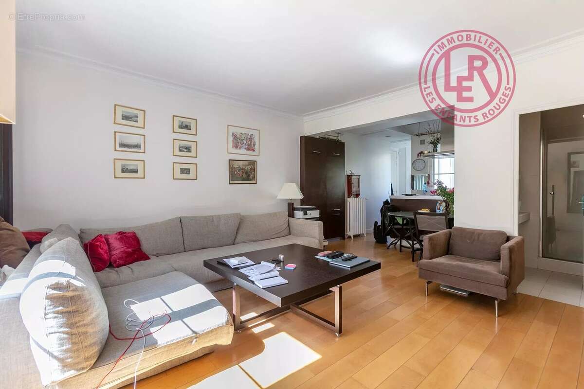 Appartement à PARIS-3E