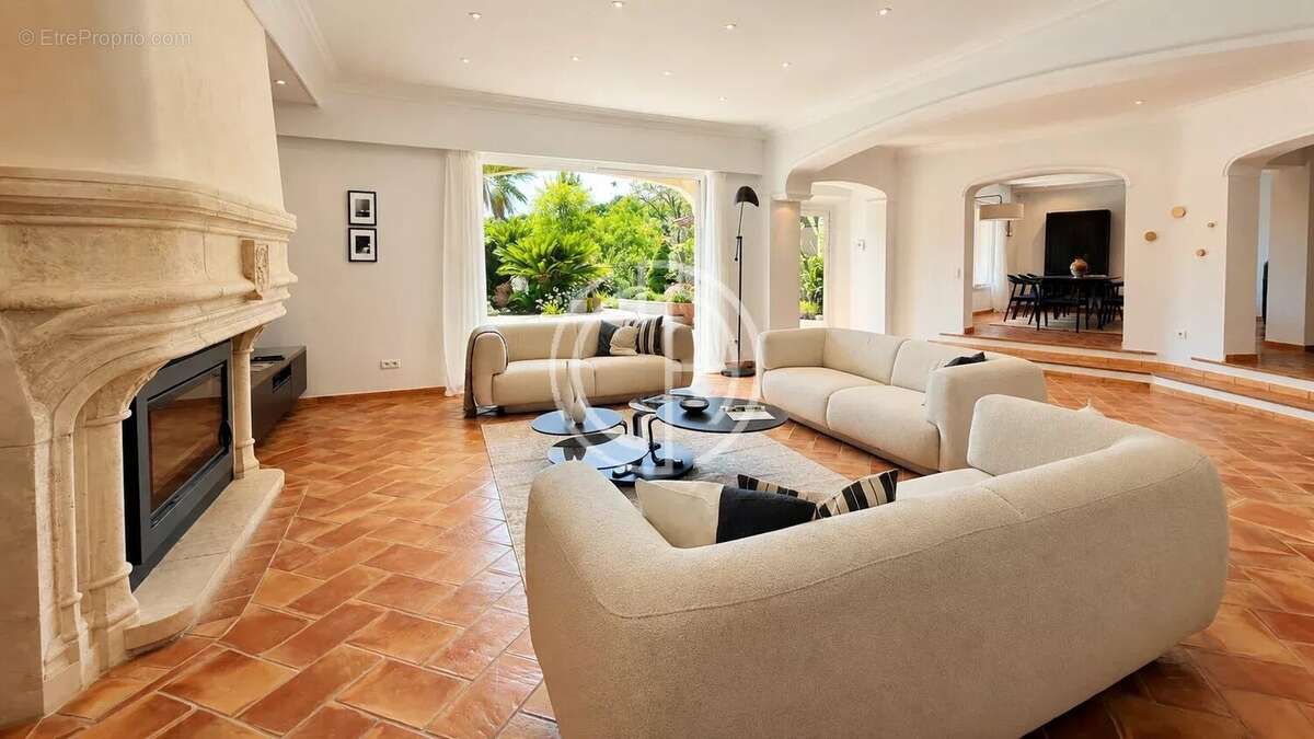 VILLA - MOUGINS - Secteur Prestigieux - photo 3