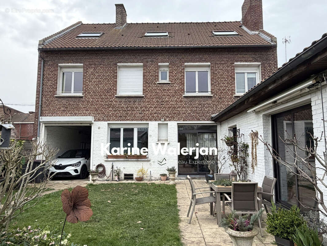 Maison à COURRIERES