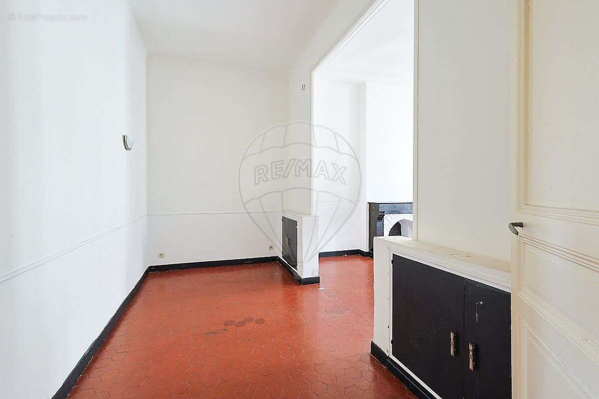 Appartement à MARSEILLE-4E