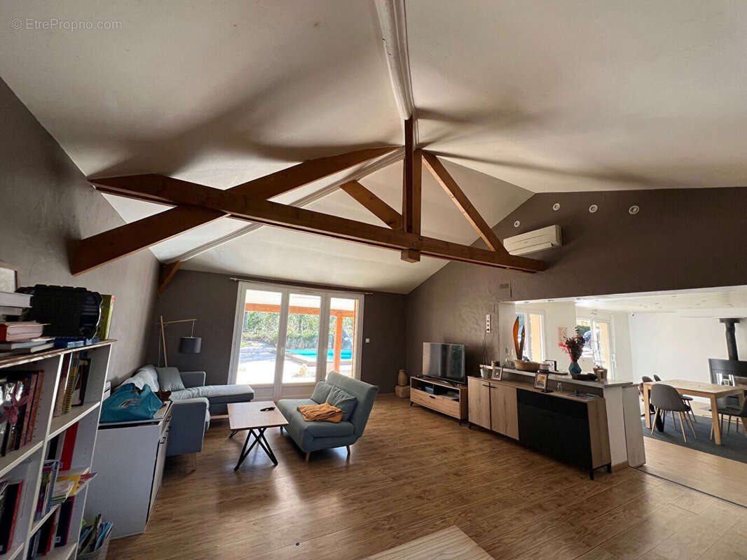 Maison à SERRES-CASTET