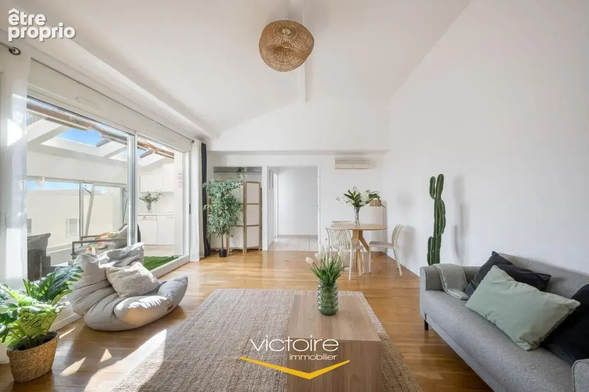 Grange Blanche - T2bis au dernier étage avec loggia vitrée - photo 2
