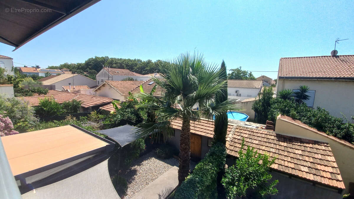 investissement locatif / Batisse de caractère divisée en 2 lots. - photo 4