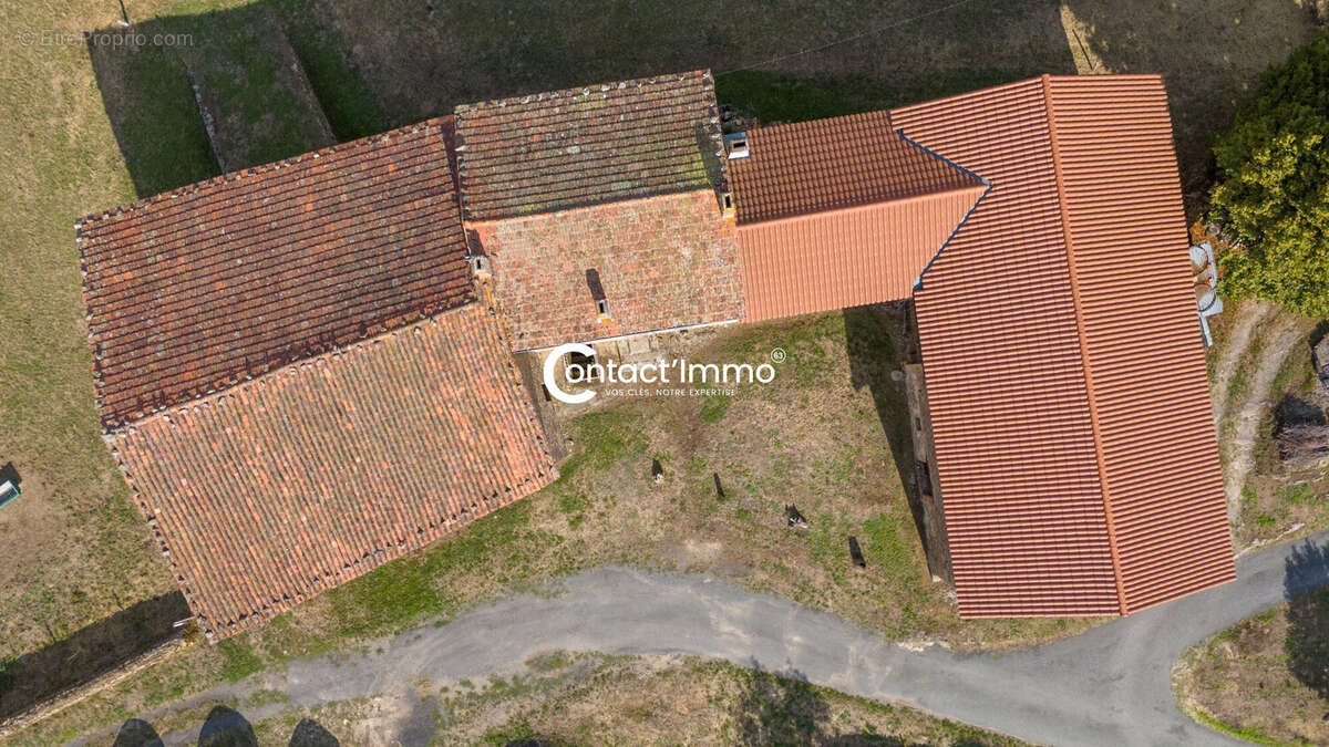Maison 175 m² à Saint-Dier-D'auvergne  - photo 3