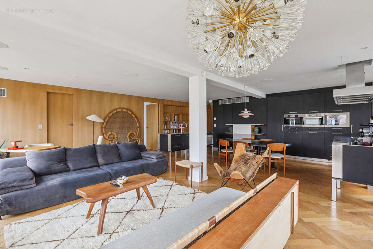 Appartement à PARIS-14E