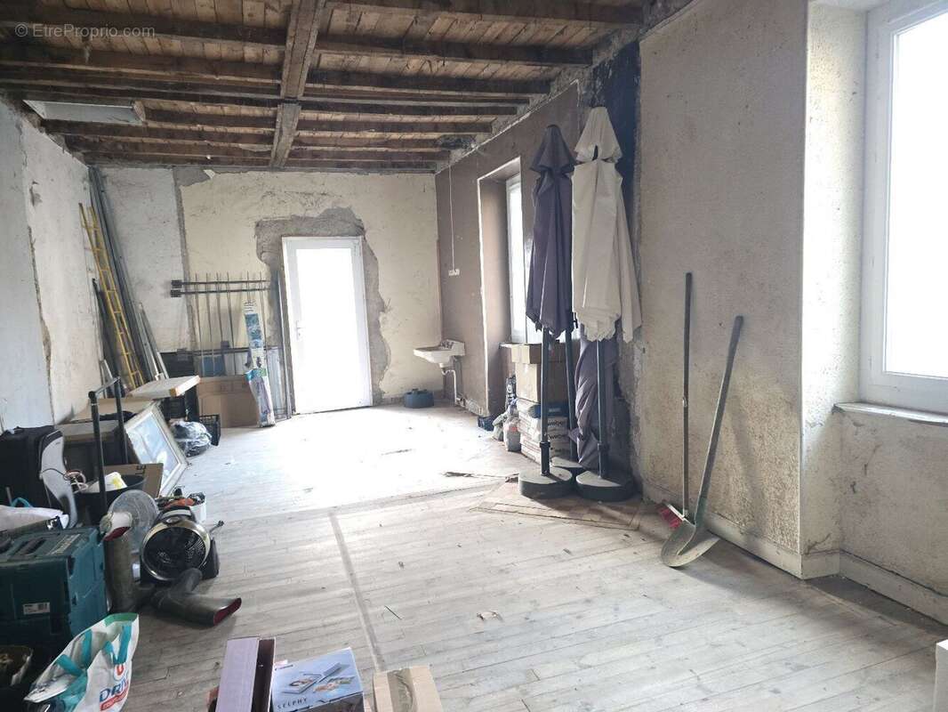 Immeuble de rapport avec 2 grands garages - Salmiech - photo 16