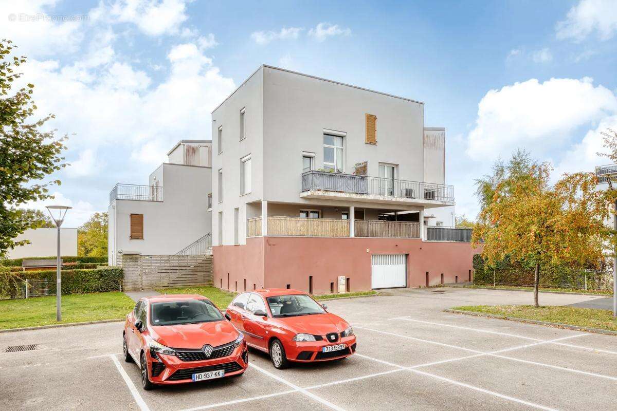 Appartement à VAL-DE-REUIL