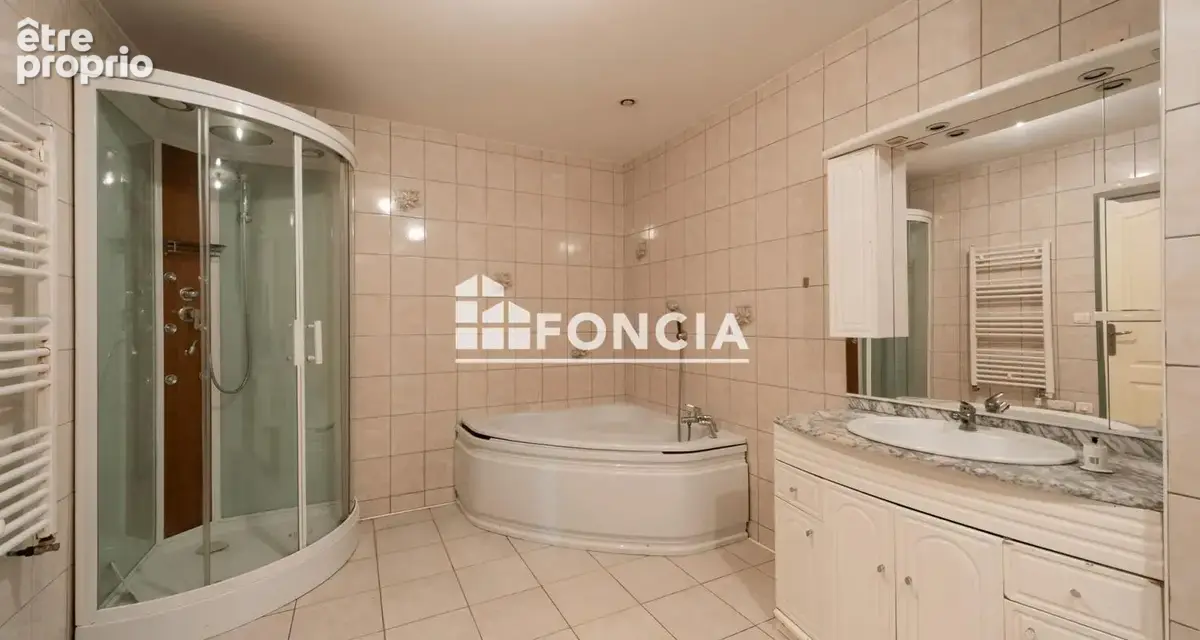 À VENDRE – Bel appartement F4 de 97 m² – À deux pas du centre-ville - photo 3
