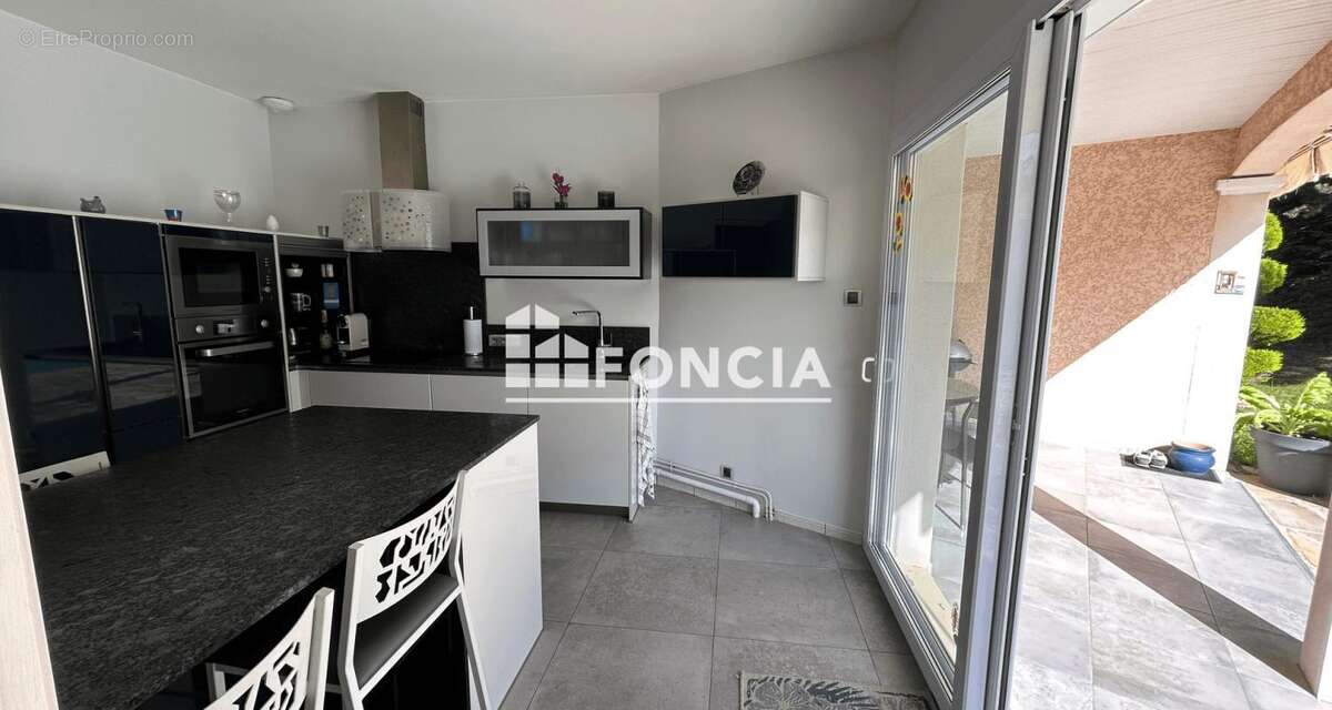 Villa d'exception 238m² -Piscine & Espace Bien-être - St-Chamond - photo 11