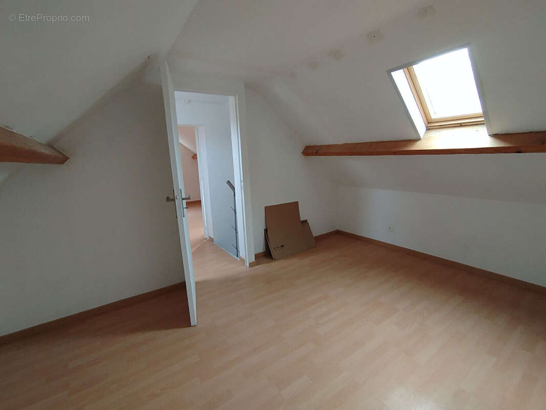 Maison à LA FERTE-CHEVRESIS