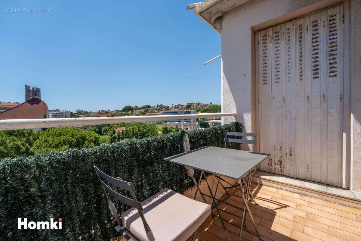 Antibes – Centre-ville, 3 pièces traversant avec 3 extérieurs et cave - photo 4