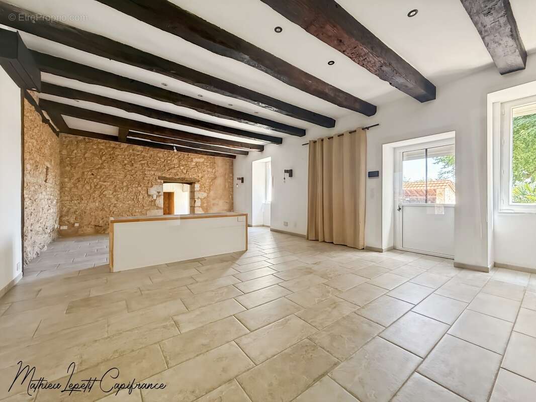 Aux portes de Périgueux – Authentique longère en pierre du XIXᵉ siècle 210 M²- T7 – DPE B – Terrain clos de 1,14 hectare-dépenda - photo 35