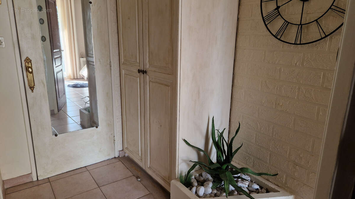 Autre à NIMES