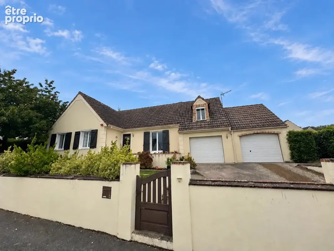 Maison familiale, 3 chambres, jardin et double garage. - photo 1