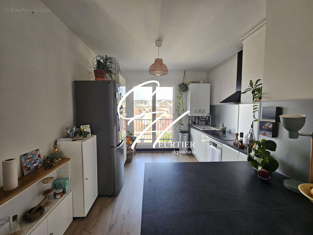 Appartement 80 m² à Voiron  - photo 8