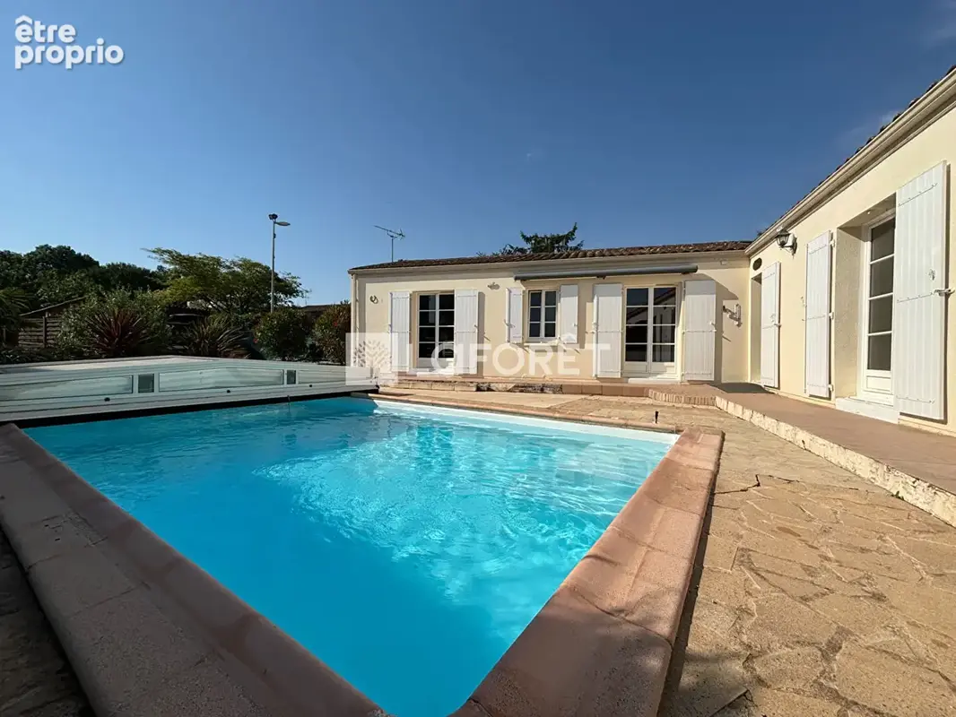 Photo Maison à Saint-Georges-Des-Coteaux au prix de 232 000€