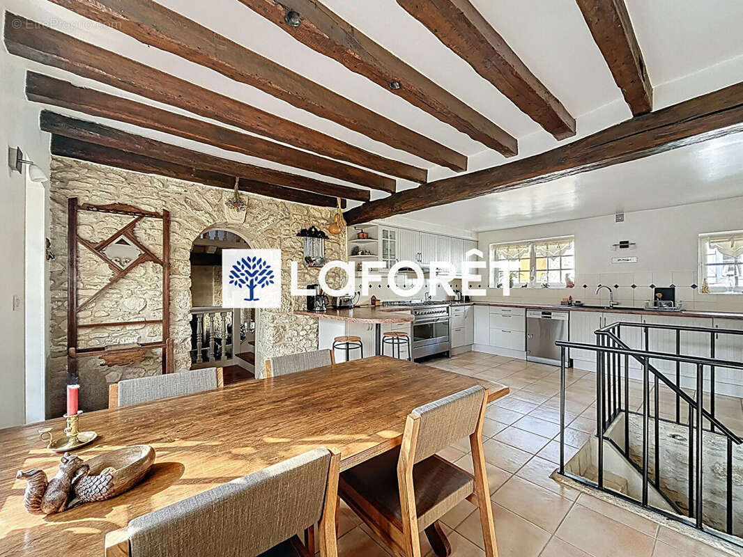 Maison à FEUCHEROLLES