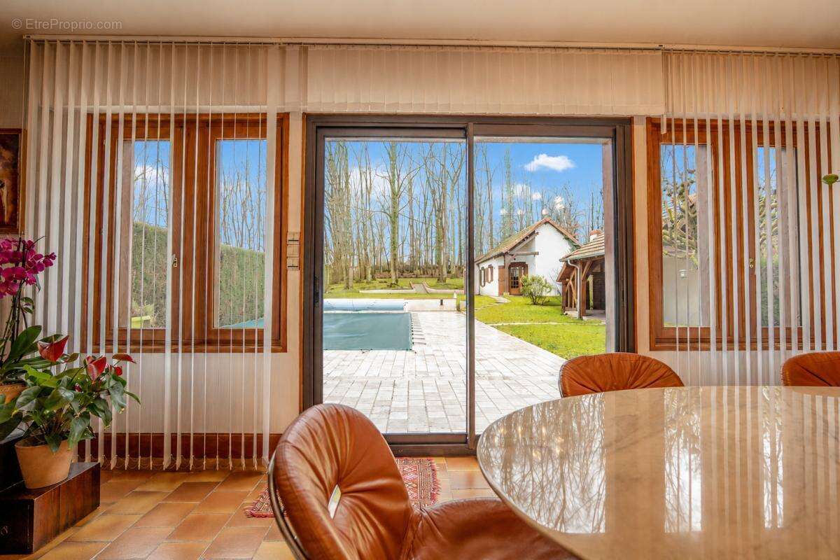 Lieux uniques ® x propriétés privées propose tres belle maison contemporaine de 195 m² - cellettes - photo 4